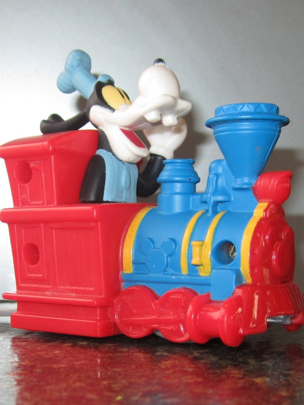 Disney Mickey and Minnie's Runaway Railway Goofy Train